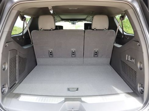 New 2026 GMC Yukon XL Denali w/ Denali Reserve Package RWD image 11