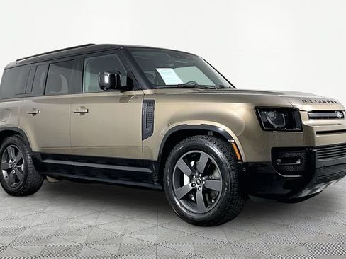 Used 2025 Land Rover Defender 110 X-Dynamic SE AWD/4WD image 3