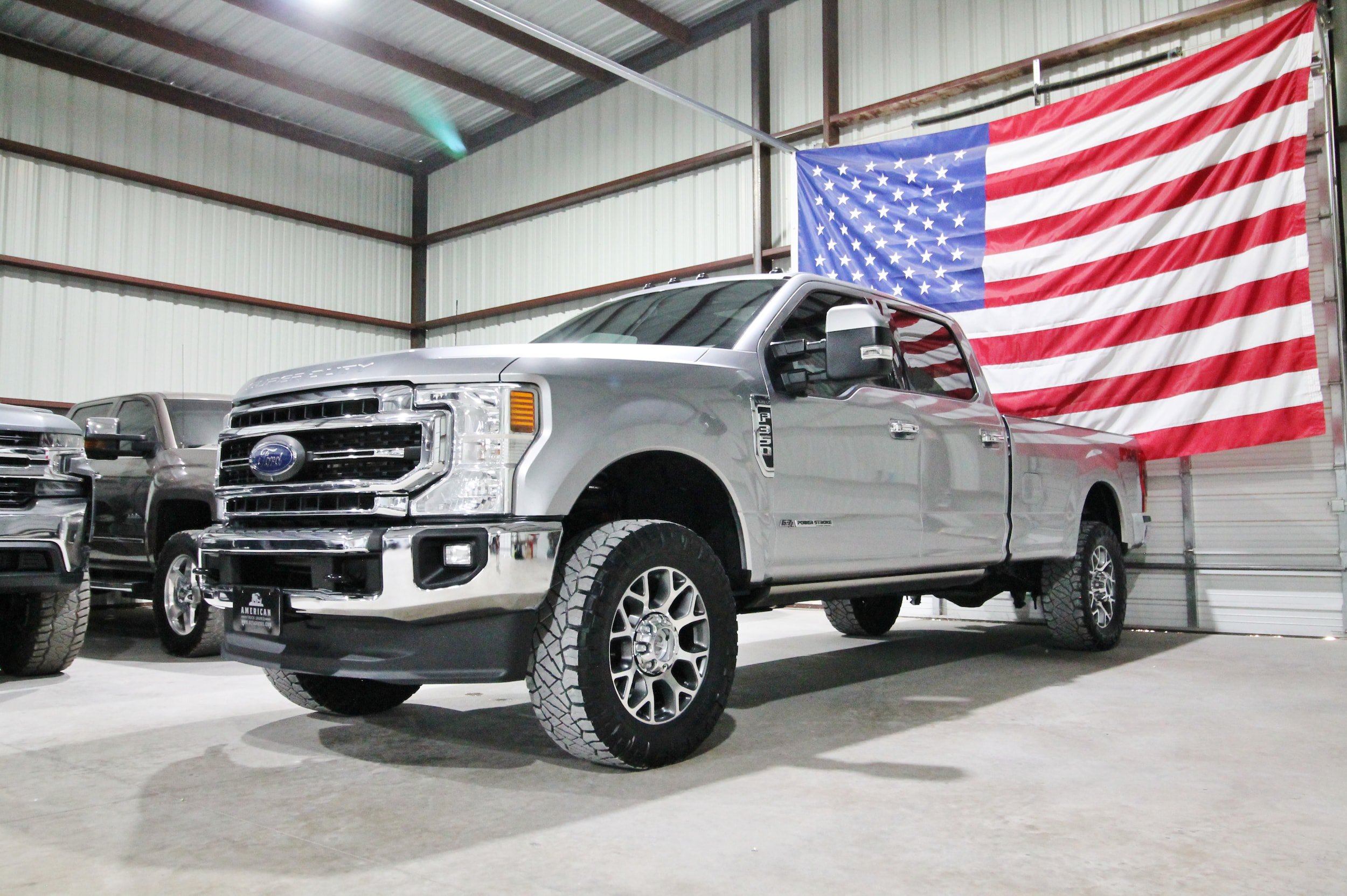 Used 2021 Ford F350 Lariat w/ Lariat Ultimate Package AWD/4WD image 3