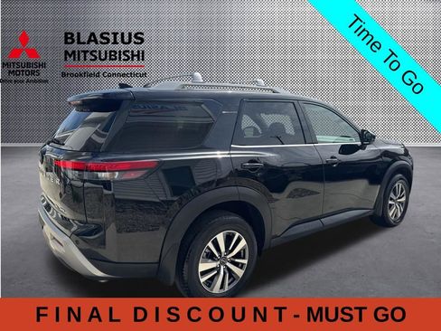 Used 2023 Nissan Pathfinder SL AWD/4WD image 7