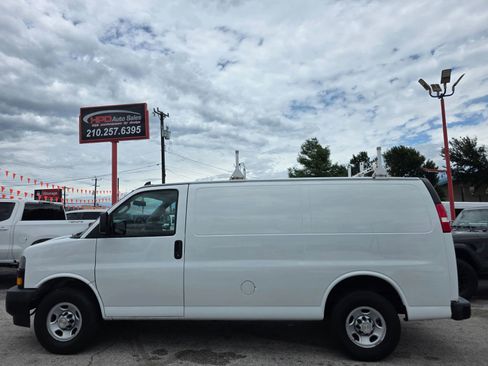 Used 2020 Chevrolet Express 2500 w/ Driver Convenience Package RWD image 5