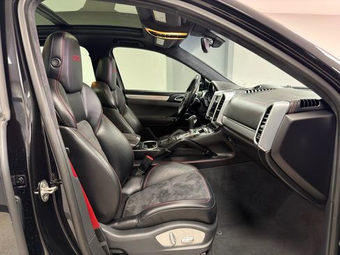 Used 2017 Porsche Cayenne GTS AWD/4WD image 10