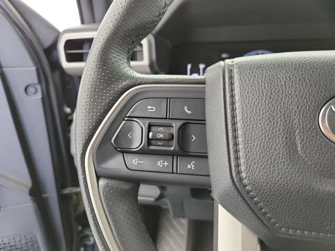Used 2025 Toyota 4Runner SR5 AWD/4WD image 21