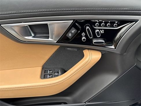 Used 2017 Jaguar F-TYPE S image 19