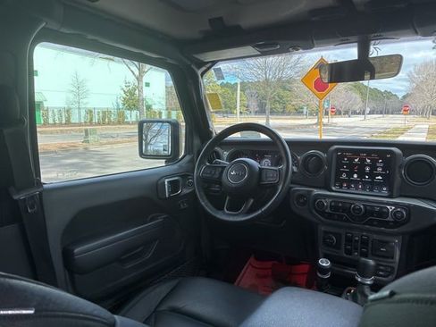 Used 2023 Jeep Gladiator Sport image 27