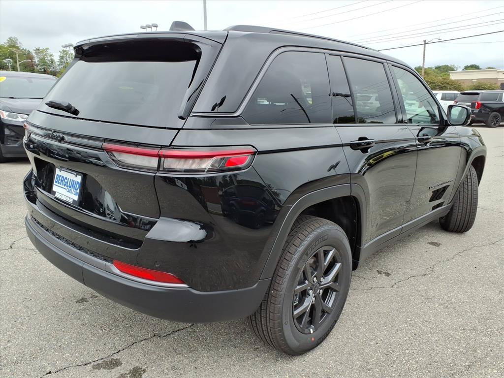 New 2027 Jeep Grand Cherokee Altitude AWD/4WD image 4