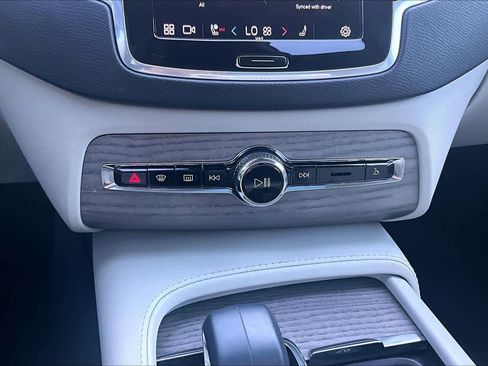 Used 2023 Volvo XC90 T8 Plus image 37