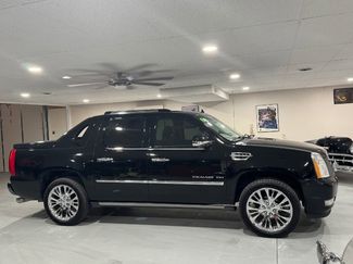 Used 2013 Cadillac Escalade EXT Premium image 1
