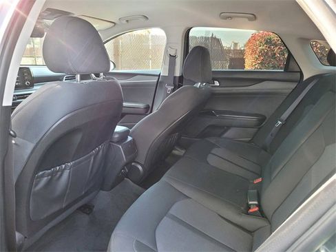 Used 2022 Kia K5 LXS image 15