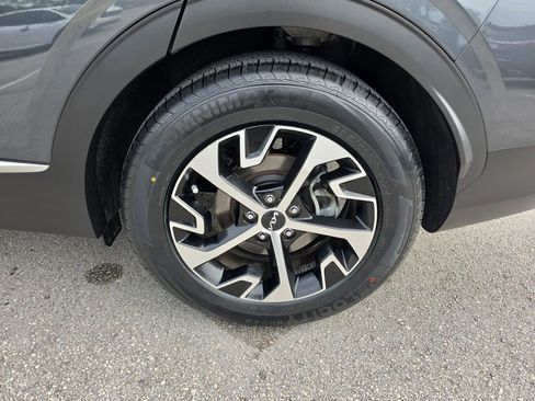 Certified 2024 Kia Sportage EX FWD image 33