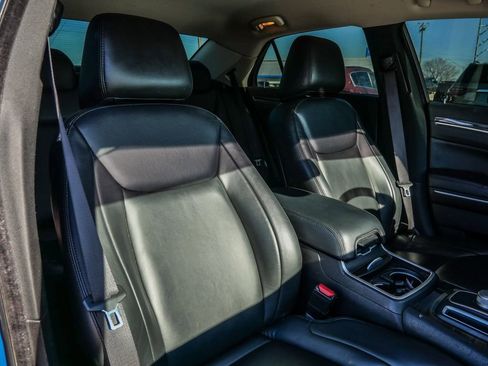 Used 2022 Chrysler 300 Touring L RWD image 12