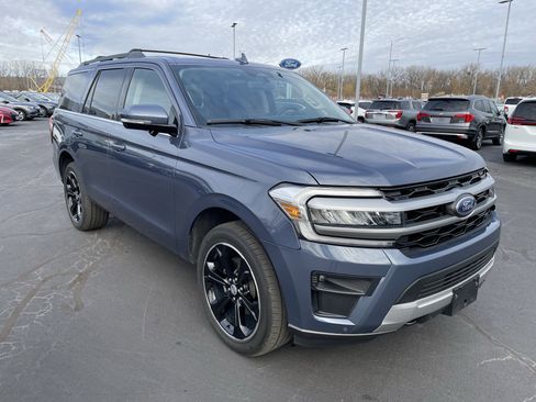 Used 2022 Ford Expedition XLT image 11