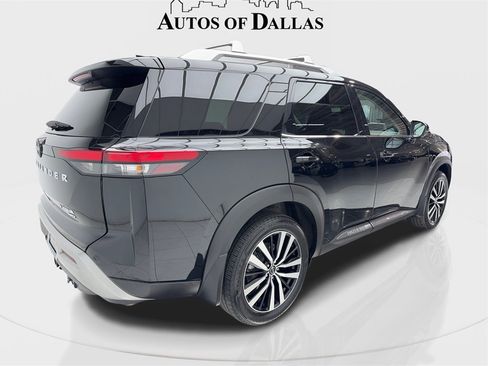 Used 2024 Nissan Pathfinder Platinum w/ Cargo Package image 9