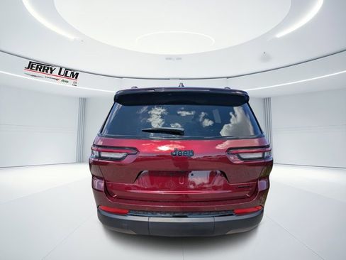 New 2025 Jeep Grand Cherokee L Limited w/ Black Appearance Package image 4