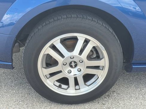 Used 2006 Ford Mustang GT RWD image 32