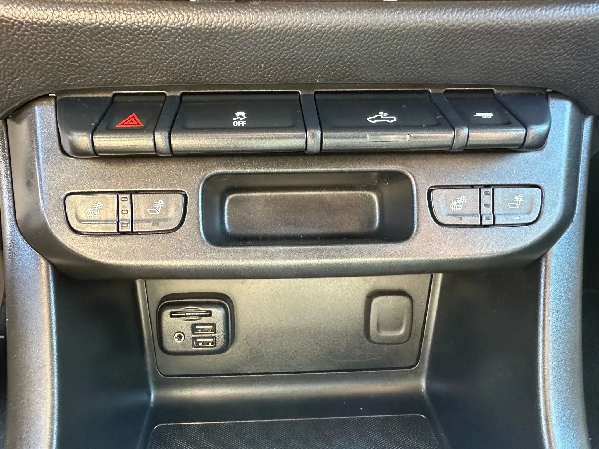 Used 2022 Chevrolet Colorado LT w/ Luxury Package AWD/4WD image 29