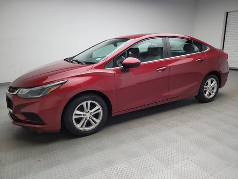 Used 2017 Chevrolet Cruze LT w/ Sun And Sound Package FWD image 2