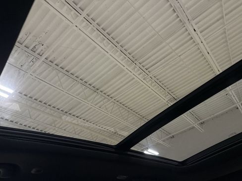 New 2025 Jeep Grand Cherokee Limited w/ Luxury Tech Group II image 4