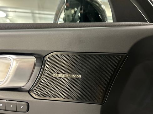 Certified 2023 Volvo C40 P8 Recharge Ultimate image 20