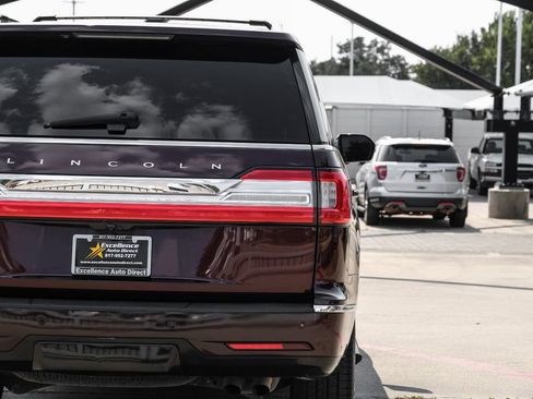 Used 2020 Lincoln Navigator Reserve w/ Luxury Package RWD image 62