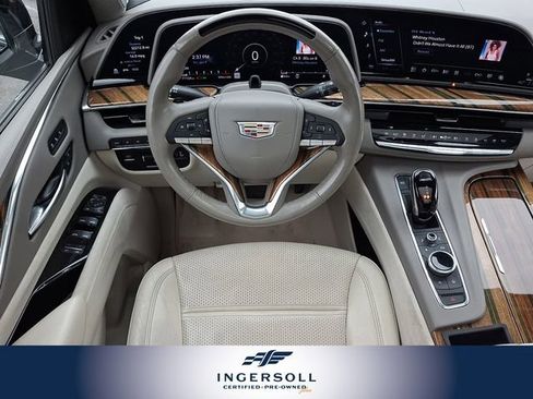 Used 2021 Cadillac Escalade Premium Luxury Platinum w/ Heavy-Duty Trailer Package image 16