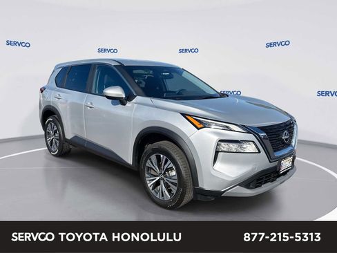 Used 2023 Nissan Rogue SV image 1