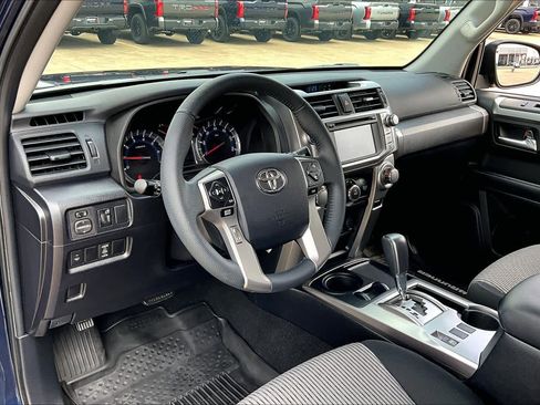 Used 2019 Toyota 4Runner SR5 image 18