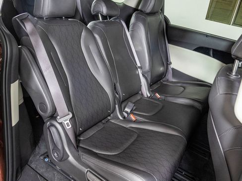 Used 2023 Kia Carnival SX image 42