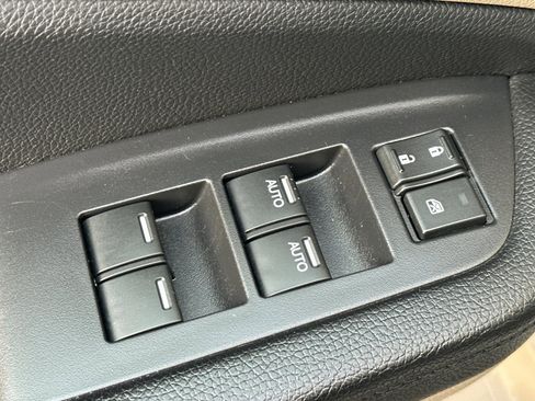 Used 2017 Honda Pilot EX-L image 12