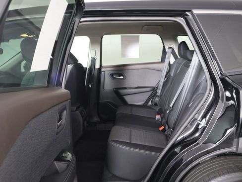 Used 2023 Nissan Rogue SV image 28