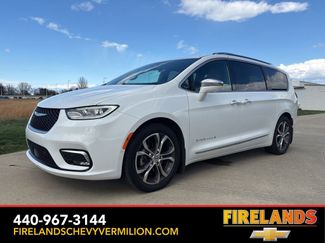 Used 2022 Chrysler Pacifica Pinnacle video 2