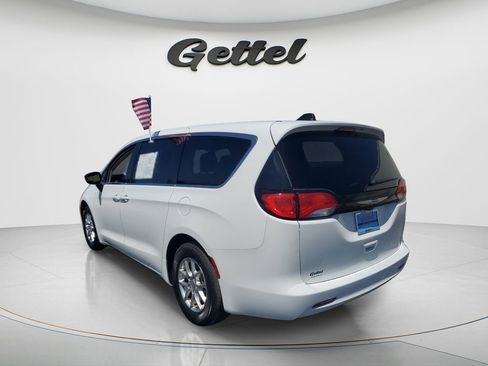 Used 2024 Chrysler Voyager LX image 6