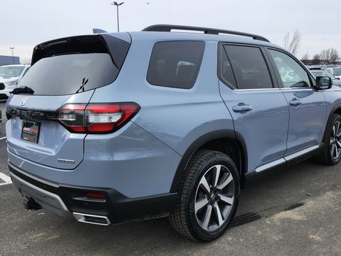 Used 2024 Honda Pilot Touring image 20