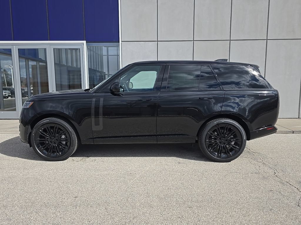 Certified 2026 Land Rover Range Rover SE AWD/4WD image 3
