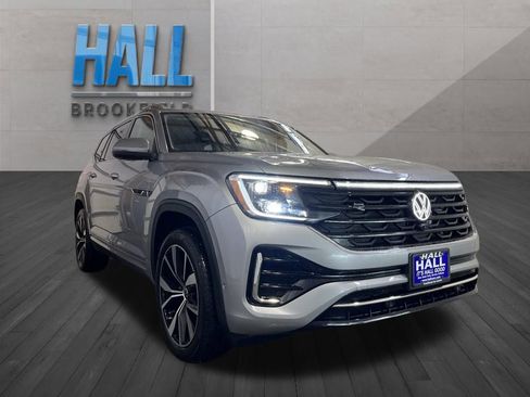 Certified 2025 Volkswagen Atlas SEL Premium R-Line image 8