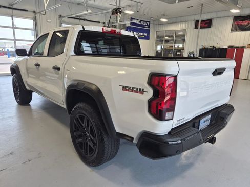 Used 2025 Chevrolet Colorado Trail Boss AWD/4WD image 5