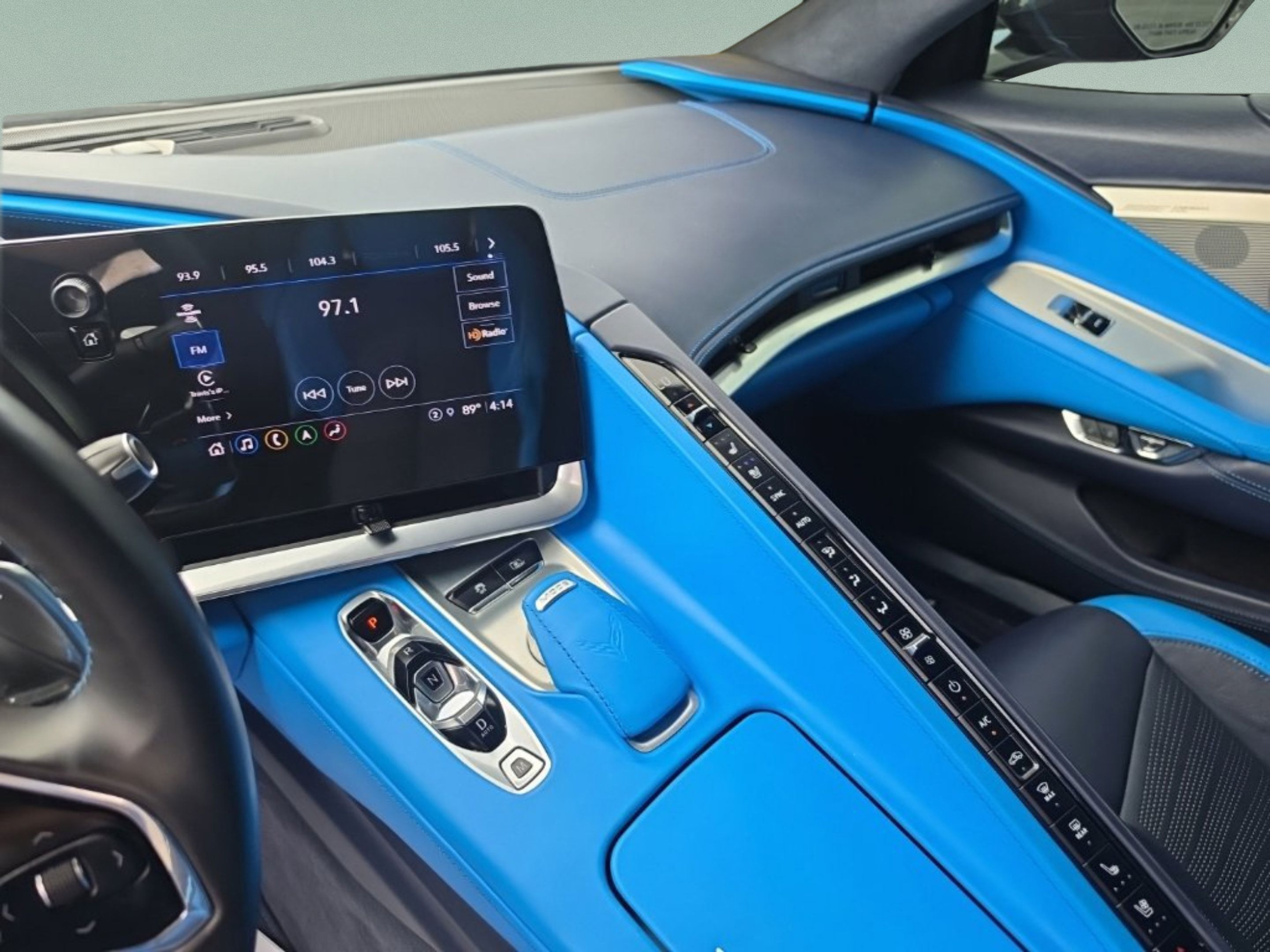 Used 2023 Chevrolet Corvette Stingray Premium Cpe w/ Z51 Performance Package RWD image 18