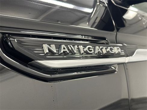 Used 2022 Lincoln Navigator Black Label image 17