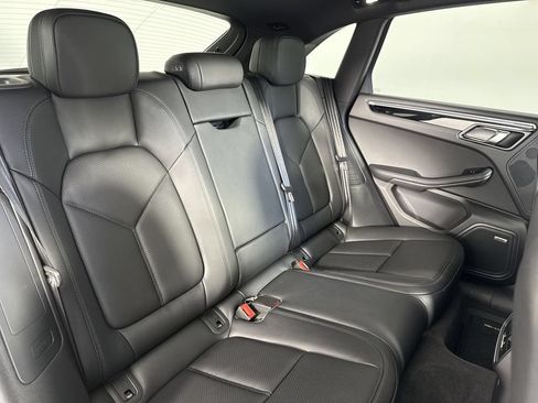 Certified 2025 Porsche Macan S AWD/4WD image 22