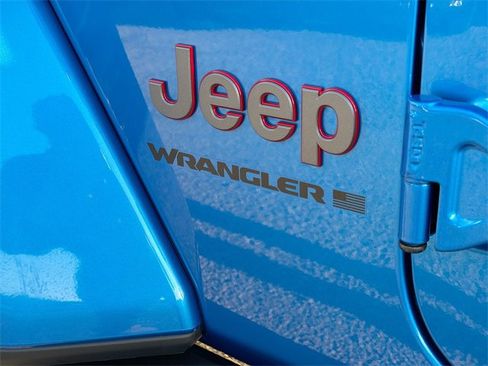 Used 2025 Jeep Wrangler Rubicon image 11