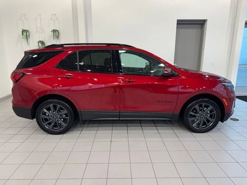 Used 2022 Chevrolet Equinox RS w/ RS Leather Package AWD/4WD image 39