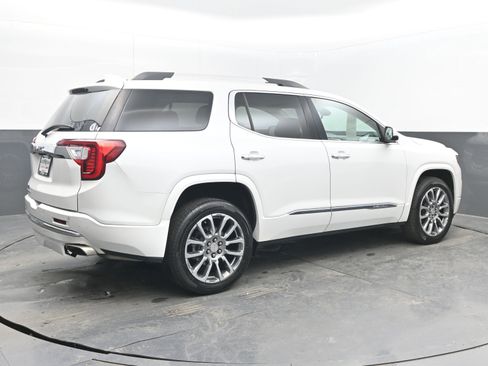 Used 2022 GMC Acadia Denali w/ Denali Technology Package image 9