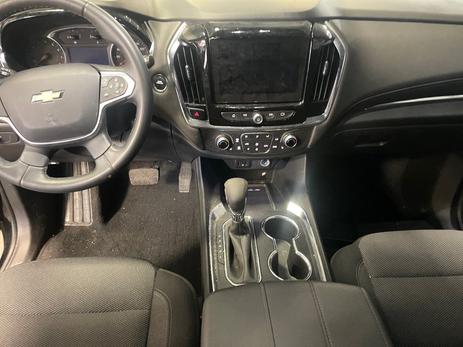 Used 2023 Chevrolet Traverse LT w/ Rear Camera Mirror Package AWD/4WD image 11