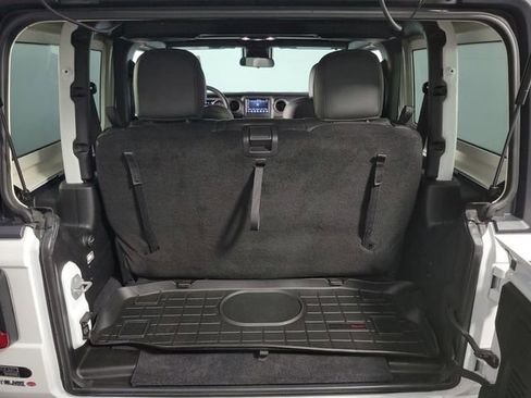 Used 2021 Jeep Wrangler Sport image 26
