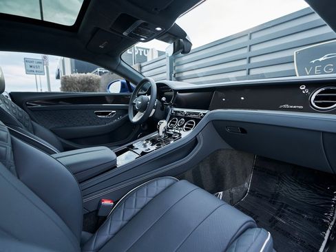Used 2023 Bentley Continental GT Azure image 36