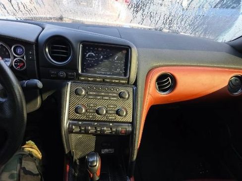 Used 2015 Nissan GT-R Premium AWD/4WD image 14