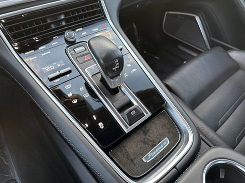 Used 2017 Porsche Panamera Turbo image 32