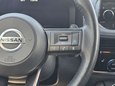 Used 2021 Nissan Rogue Platinum image 16