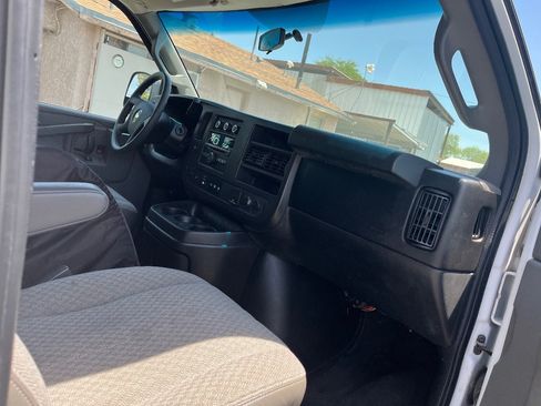 Used 2017 Chevrolet Express 3500 LT w/ LT Preferred Equipment Group RWD image 33