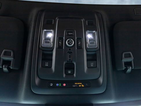 Used 2025 GMC Yukon XL Denali w/ Sun & Power Step Package AWD/4WD image 29